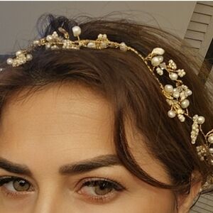 Gold And Freshwater Perla  Crystal Hair Vine